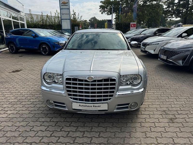 Silber Gebraucht 2004 Chrysler 300C Touring Kombi | 13.890 € - Bild 1/4