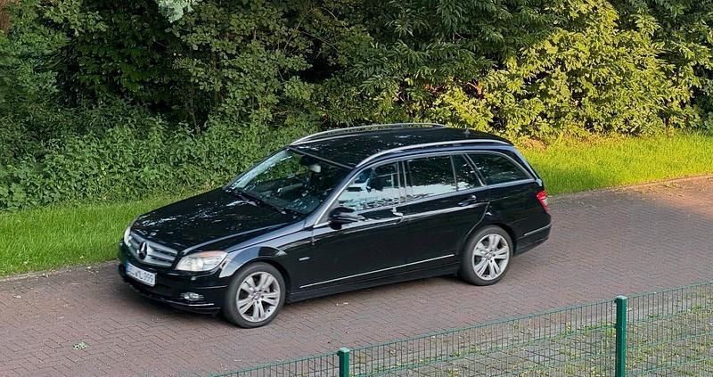 Schwarz Gebraucht 2010 Mercedes C200 Kombi | 4.950 € - Bild 1/4