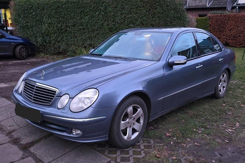 Gebraucht Mercedes E240 177 PS (130 kW) 2003 Blau Limousine