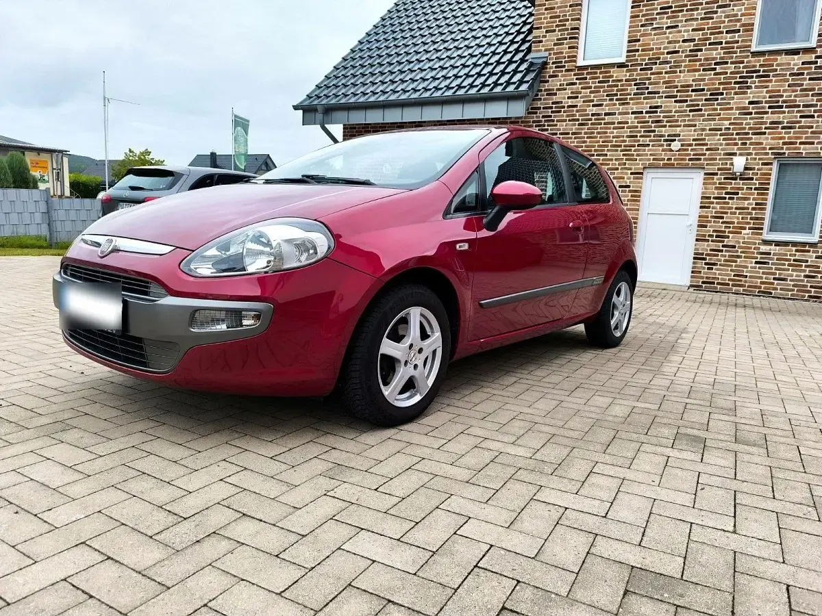 Gebraucht Fiat Punto Evo Dynamic 69 PS (50 kW) 2010 Rot Kleinwagen