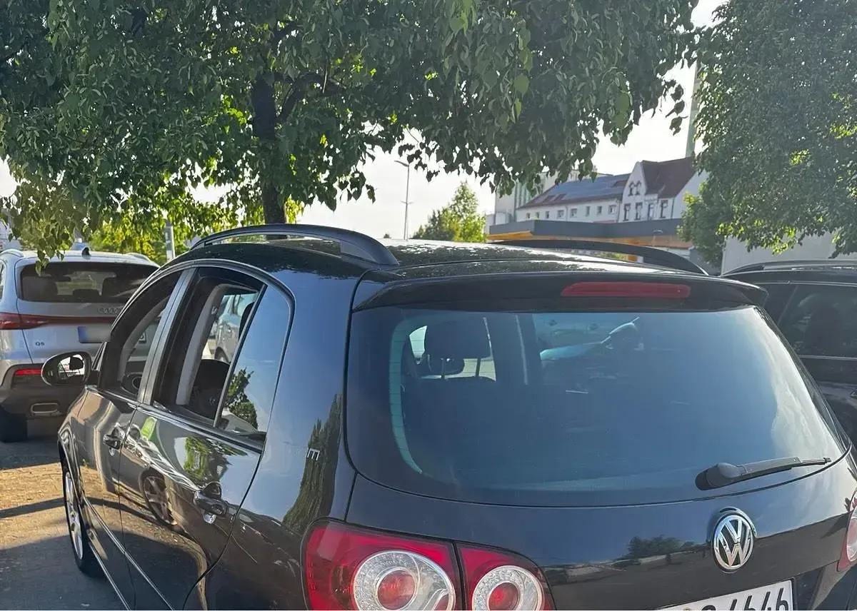Gebraucht VW Golf Plus Cross 105 PS (77 kW) 2010 Schwarz Limousine