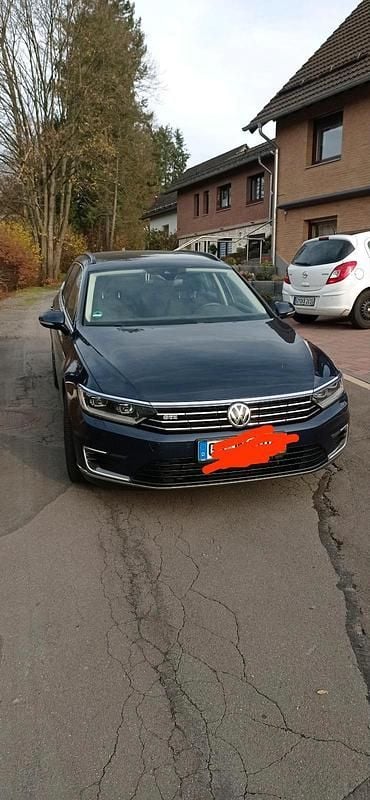 Blau Gebraucht 2017 VW Passat GTE Kombi | 11.300 € (Fairer Preis) - Bild 1/4