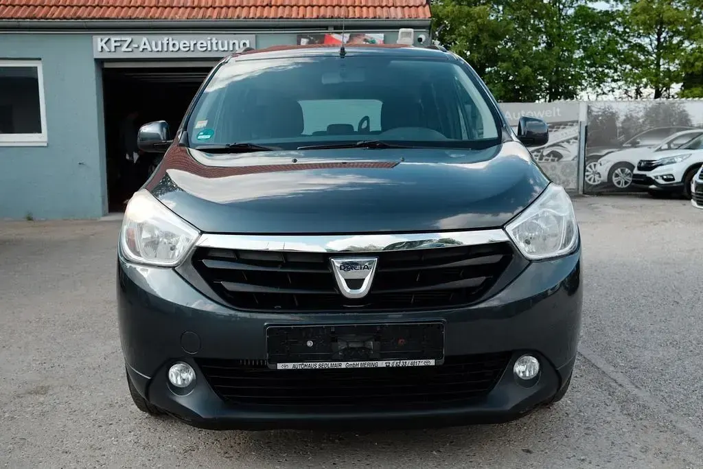 Gebraucht Dacia Lodgy Lauréate 107 PS (78 kW) 2012 Silber Van / Kleinbus