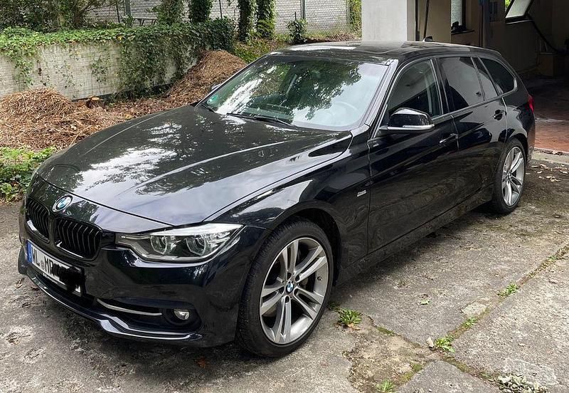 Schwarz Gebraucht 2018 BMW 340 Sport Line Kombi | 28.200 € (Fairer Preis) - Bild 1/4