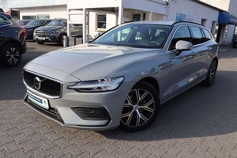 Gebraucht Volvo V60 Core 197 PS (144 kW) 2024 Vapour grey Kombi