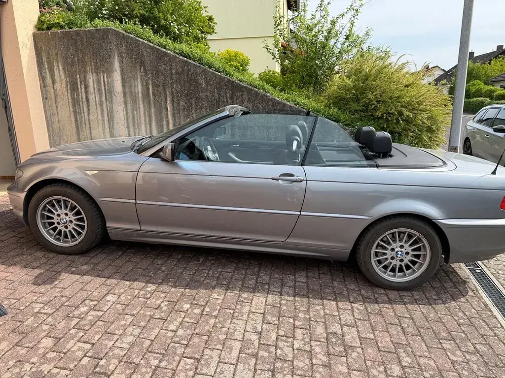 Gebraucht BMW 320 Cabriolet 150 PS (110 kW) 2005 Grau Cabrio