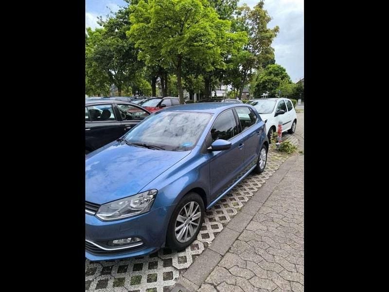 Gebraucht VW Polo Comfortline 75 PS (55 kW) 2015 Blau Limousine