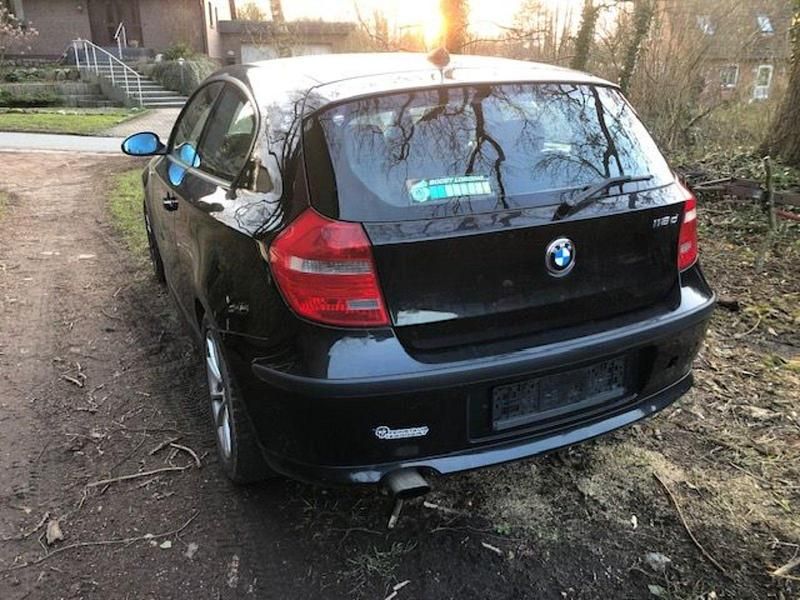 Gebraucht BMW 118 143 PS (105 kW) 2007 Schwarz Kleinwagen