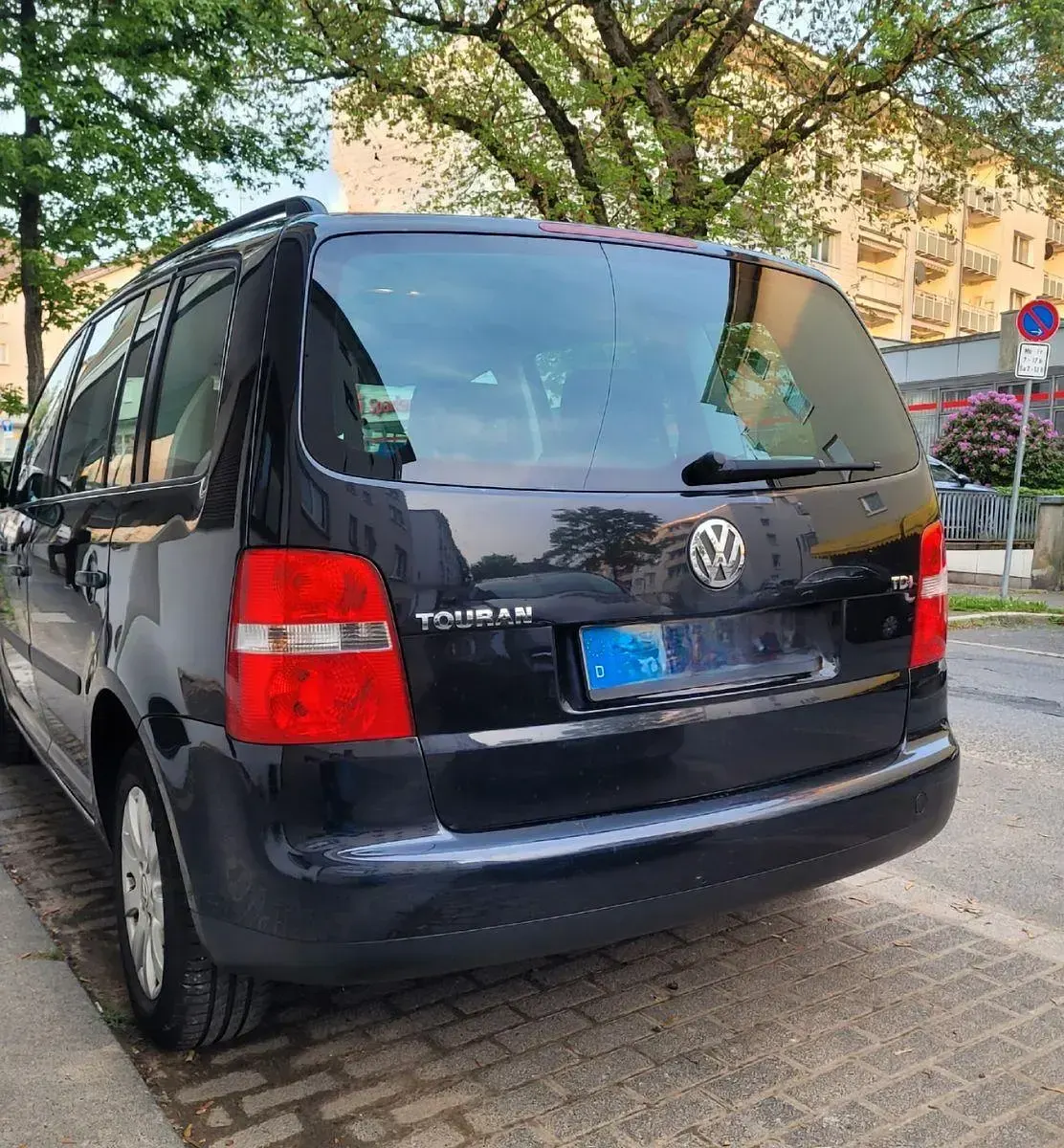 Używany VW Touran Basis 101 KM (74 kW) 2003 Czarny Minivan