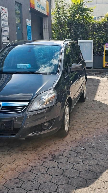 Grau Gebraucht 2013 Opel Zafira Van / Kleinbus | 3.100 € (Guter Preis) - Bild 1/4