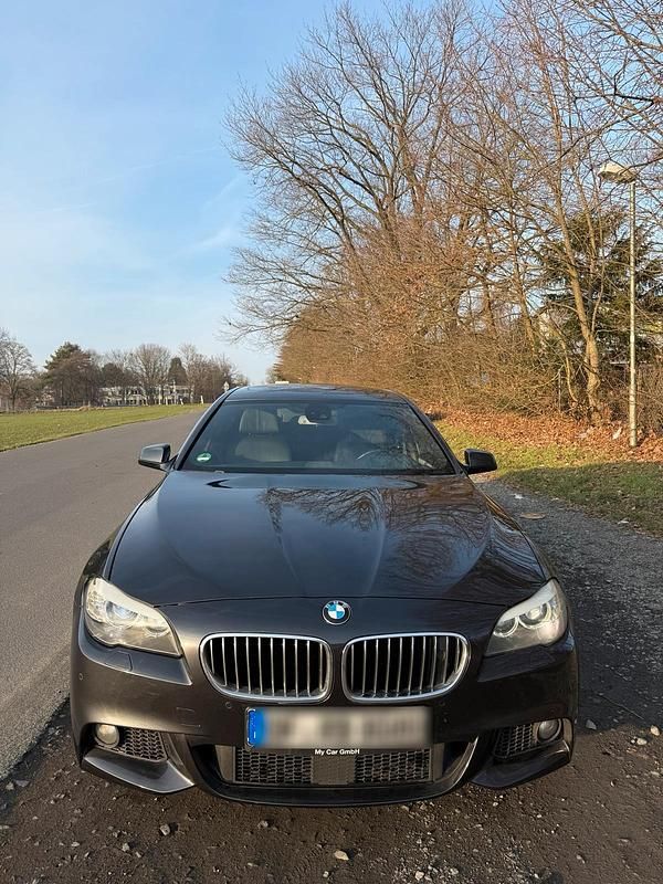 Grau Gebraucht 2011 BMW 530 M Sport Limousine | 11.499 € (Guter Preis) - Bild 1/4