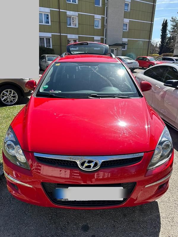 Rot Gebraucht 2010 Hyundai i30 Kombi | 3.000 € (Guter Preis) - Bild 1/4
