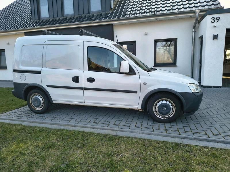 Gebraucht Opel Combo 75 PS (55 kW) 2010 Weiß Van / Kleinbus