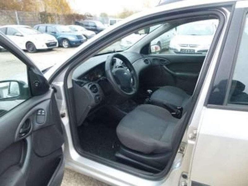 Gebraucht Ford Focus Viva 90 PS (66 kW) 2004 Polarsilber metallic Kombi