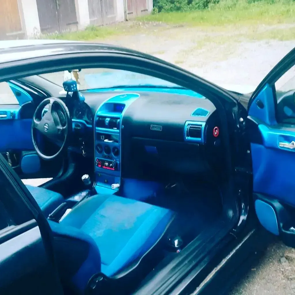 Gebraucht Opel Astra 84 PS (61 kW) 2002 Schwarz Coupé