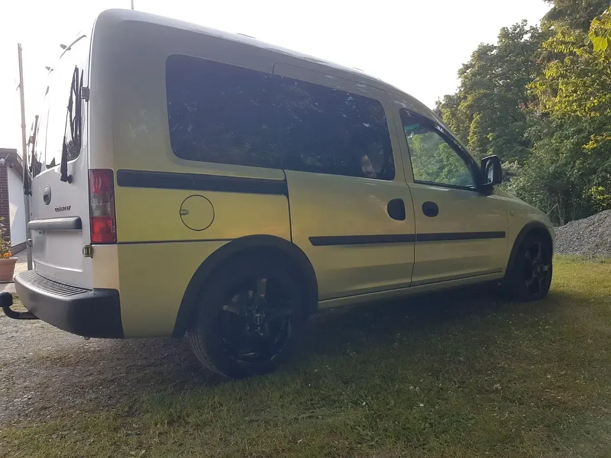 Używany Opel Combo 2007 Srebrny Minivan