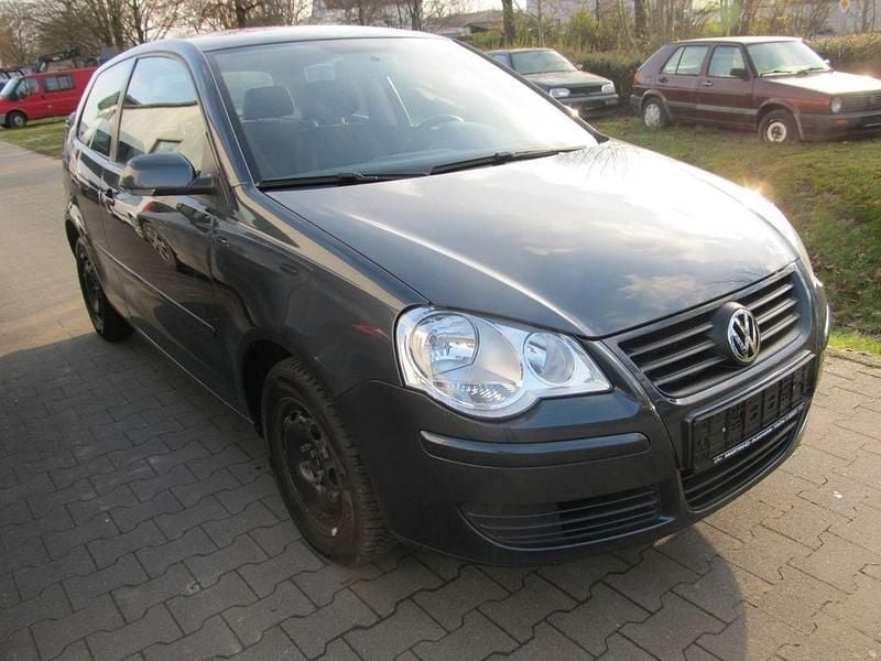 Blau Gebraucht 2006 VW Polo Comfortline Limousine | 3.999 € (Etwas zu teuer) - Bild 1/4