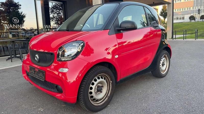 Rot Gebraucht 2017 Smart ForTwo Coupé Kleinwagen | 7.700 € (Guter Preis) - Bild 1/4