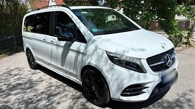 Gebraucht Mercedes V300 AMG 237 PS (174 kW) 2021 Weiß Van / Kleinbus