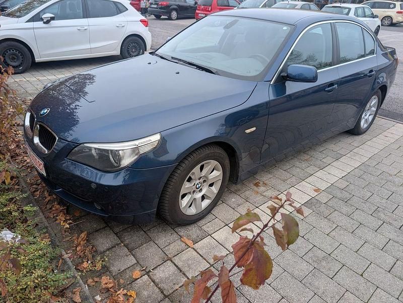 Blau Gebraucht 2003 BMW 530 Limousine | 3.980 € (Superpreis) - Bild 1/4