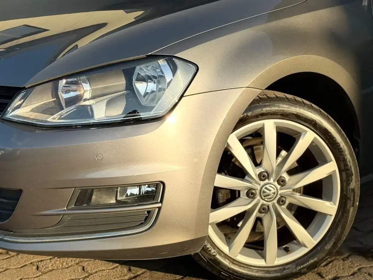 Gebraucht VW Golf VII Allstar 110 PS (80 kW) 2015 Grau Kombi
