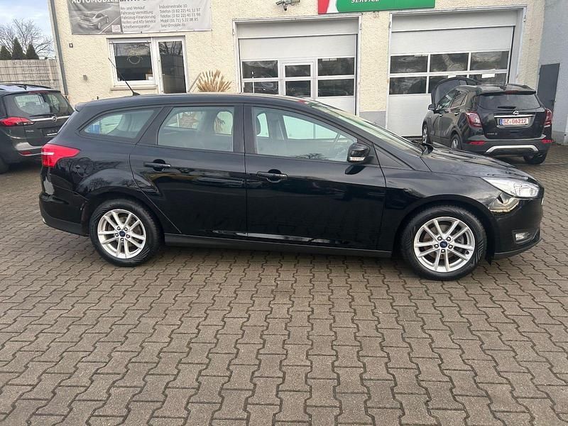 Gebraucht Ford Focus Business Edition 125 PS (91 kW) 2016 Schwarz Kombi