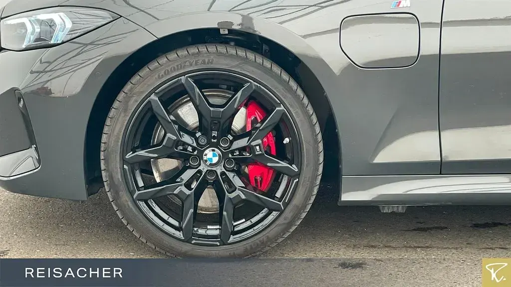 Gebraucht BMW 330 Sport Line 252 PS (185 kW) 2025 Grau Limousine