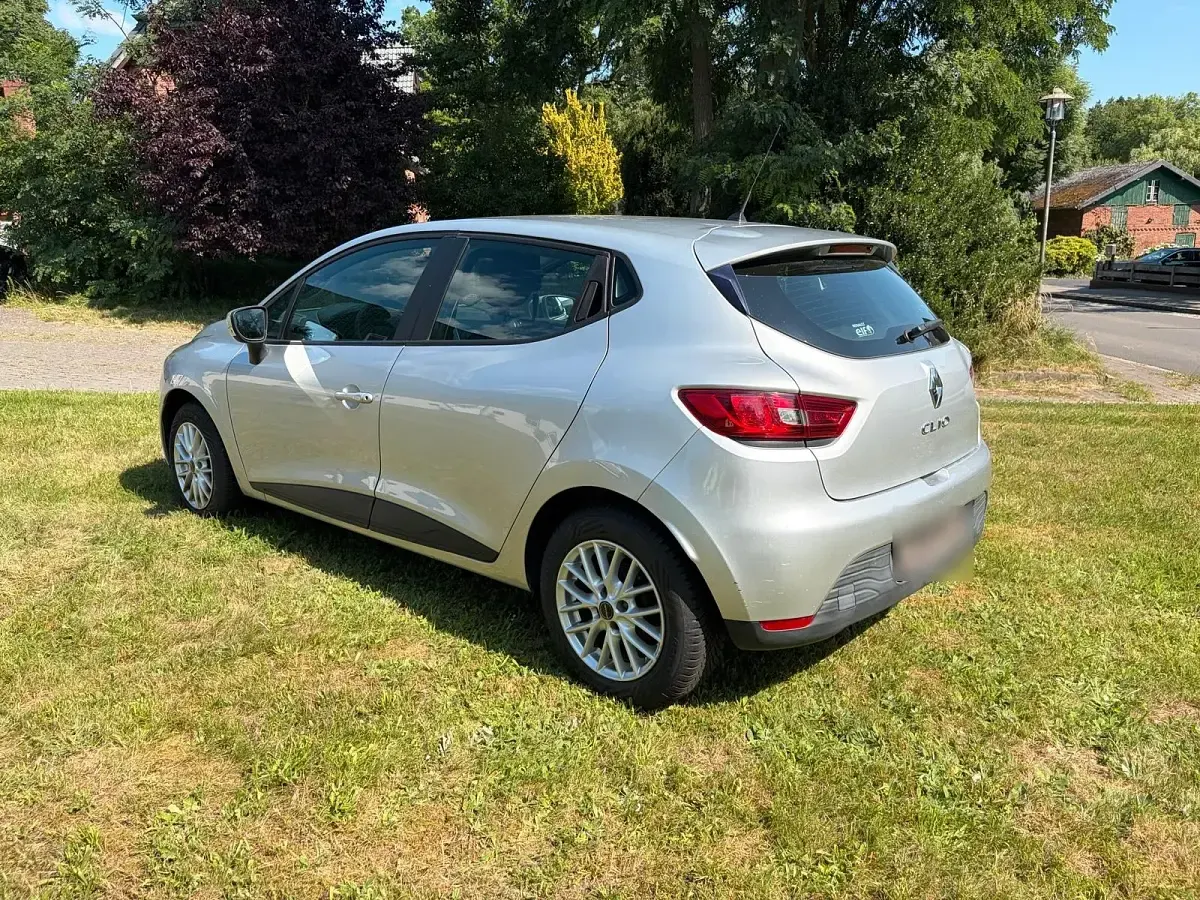 Gebraucht Renault Clio IV LIMITED 75 PS (55 kW) 2016 Silber Limousine
