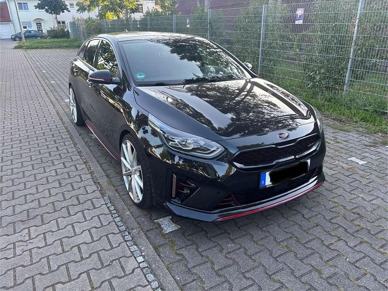 Schwarz Gebraucht 2019 Kia ProCeed Kleinwagen | 19.700 € (Fairer Preis) - Bild 1/4