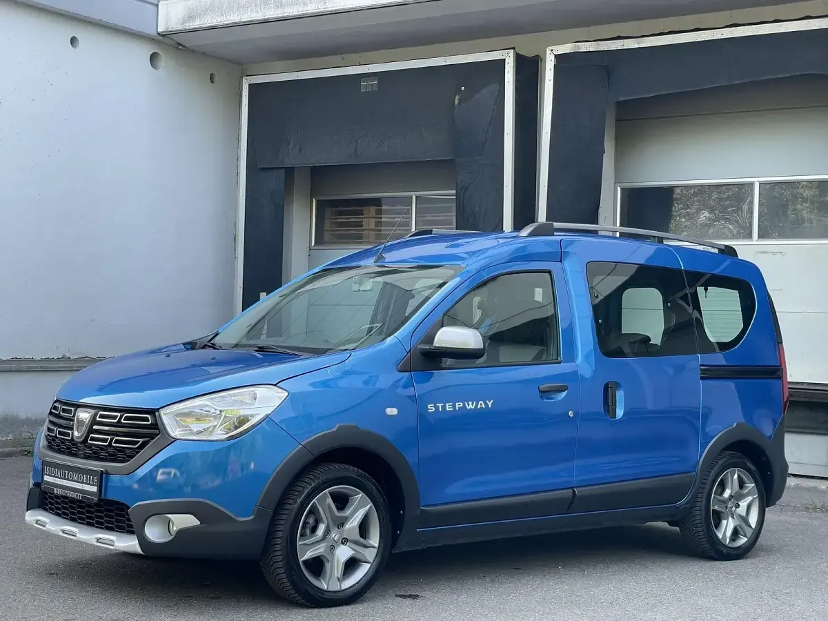 Gebraucht Dacia Dokker Stepway 131 PS (96 kW) 2019 Blau Van / Kleinbus