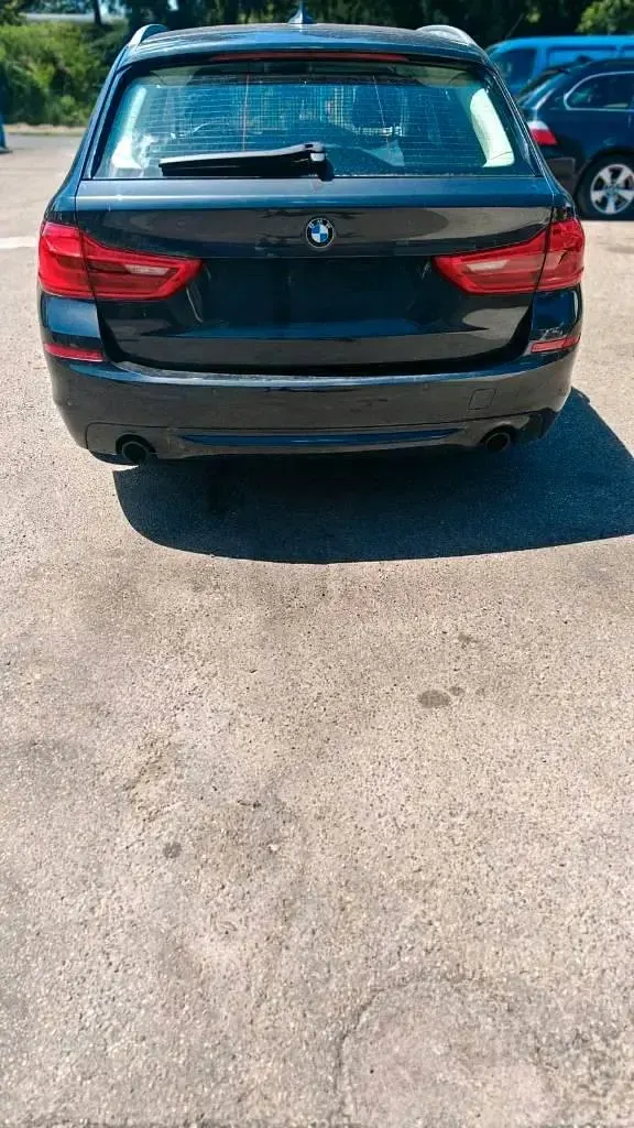 Gebraucht BMW 520 180 PS (132 kW) 2018 Schwarz Kombi
