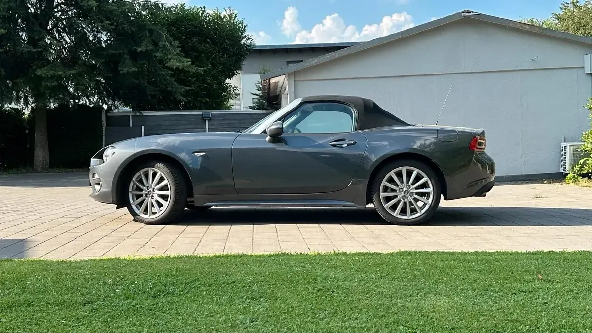 Gebraucht Fiat 124 Spider 140 PS (102 kW) 2018 Grau Cabrio