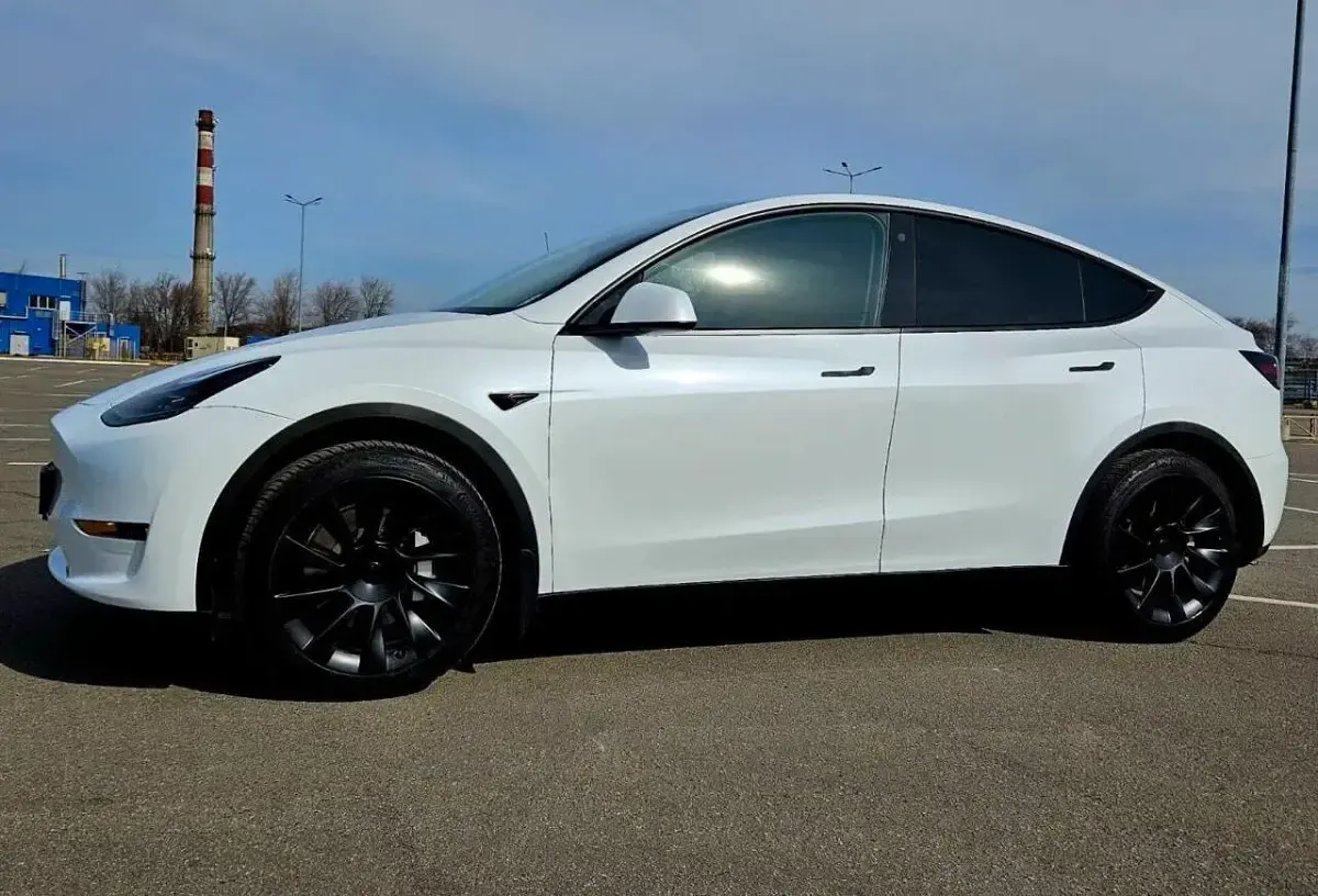 Gebraucht Tesla Model Y 255 kW (347 PS) 2023 Weiß SUV