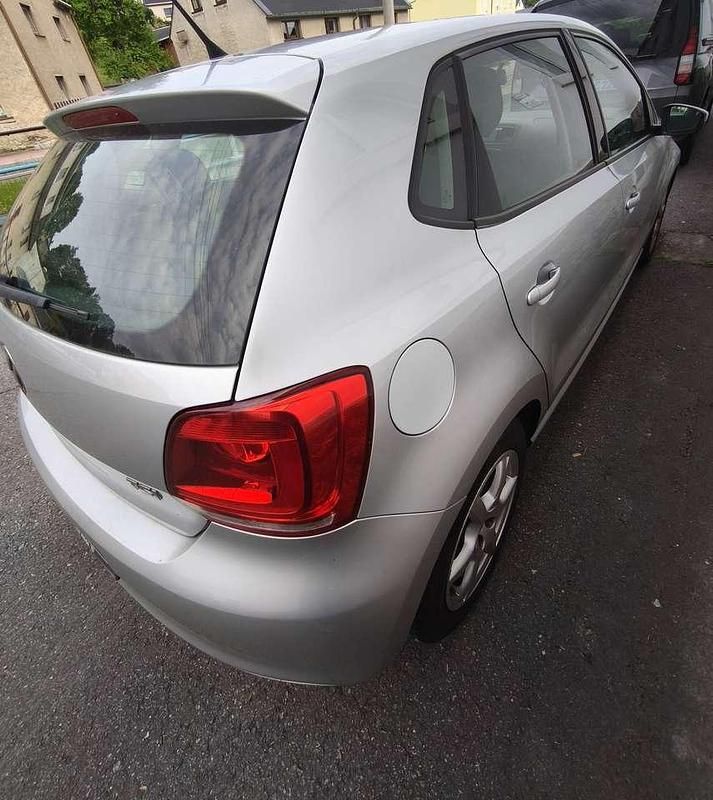 Silber Gebraucht 2012 VW Polo Match Limousine | 2.250 € (Superpreis) - Bild 1/4