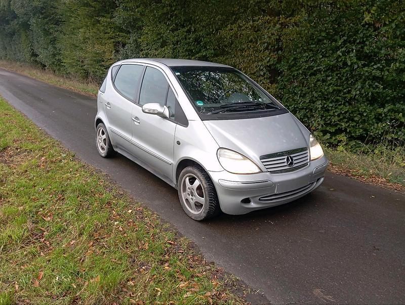 Silber Gebraucht 2003 Mercedes A160 Limousine | 1.650 € (Fairer Preis) - Bild 1/4