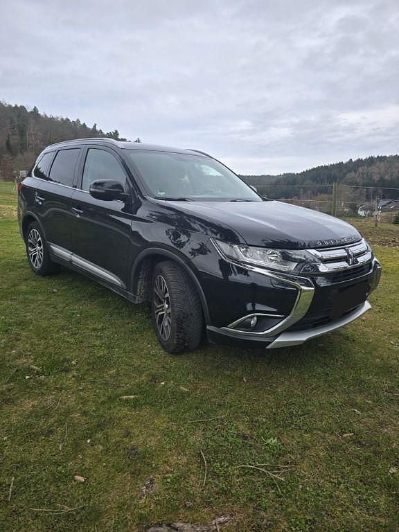 Gebraucht Mitsubishi Outlander 150 PS (110 kW) 2016 Schwarz SUV