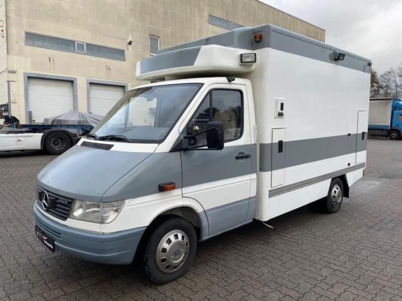 Weiß Gebraucht 1998 Mercedes Sprinter Van | 8.900 € (Guter Preis) - Bild 1/4