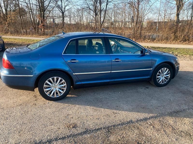 Gebraucht VW Phaeton 240 PS (176 kW) 2008 Blau Limousine