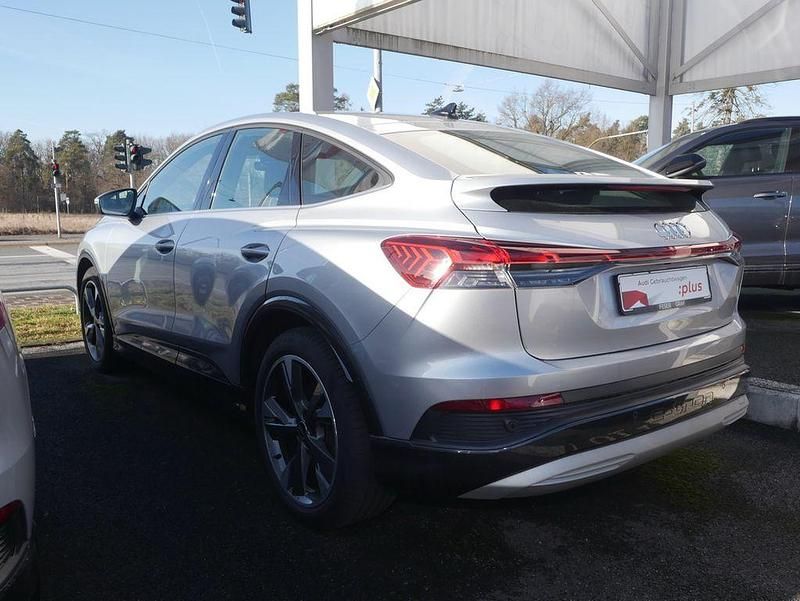 Gebraucht Audi Q4 Sportback e-tron Advanced Plus 150 kW (204 PS) 2022 Florettsilber metallic SUV