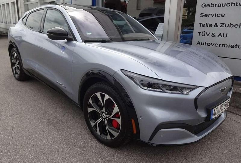 Gebraucht Ford Mustang Mach-E 258 kW (351 PS) 2022 Iced blue SUV