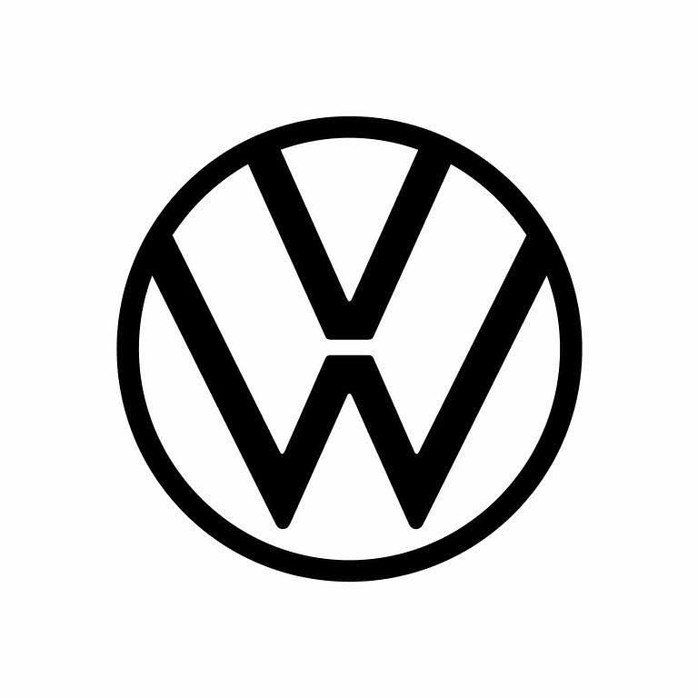 Grau Gebraucht 2023 VW Multivan Coast Van / Kleinbus | 59.890 € - Bild 1/1
