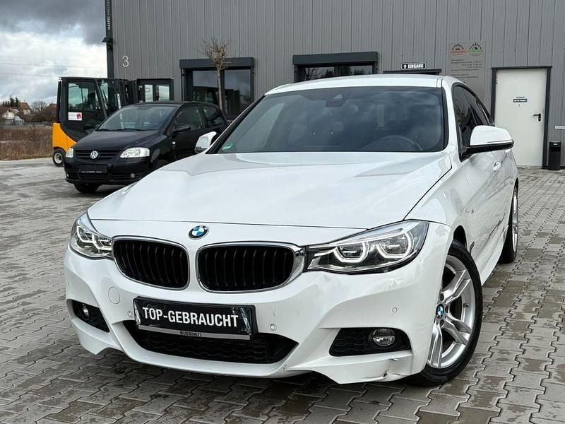 Gebraucht BMW 330 M Sport 258 PS (189 kW) 2018 Weiß Limousine