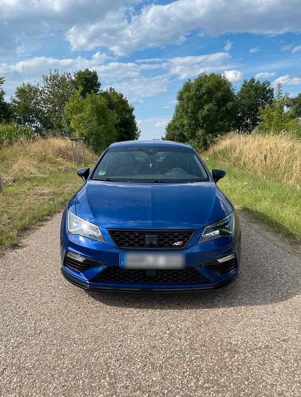 Blau Gebraucht 2018 Seat Leon CUPRA Limousine | 16.000 € (Guter Preis) - Bild 1/4