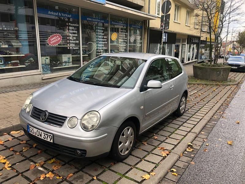 Silber Gebraucht 2003 VW Polo Comfortline Limousine | 2.000 € (Fairer Preis) - Bild 1/4