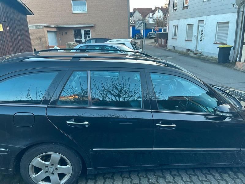 Gebraucht Mercedes E280 190 PS (139 kW) 2006 Schwarz Kombi