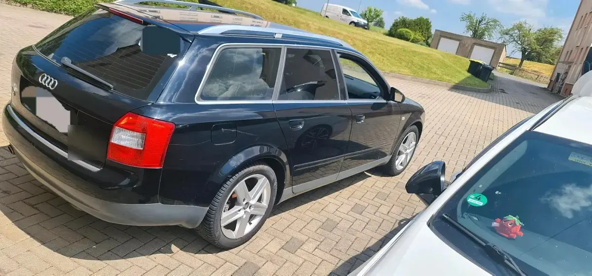 Gebraucht Audi A4 101 PS (74 kW) 2003 Schwarz Kombi