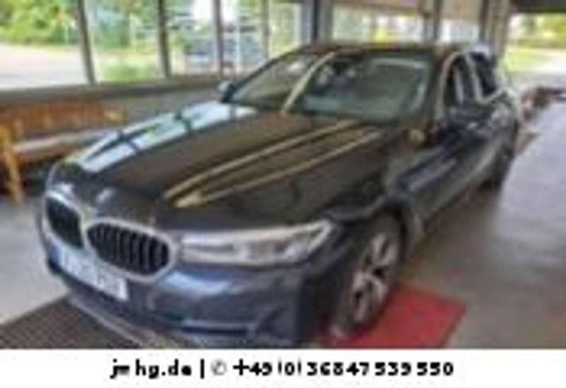 Saphirschwarz (metallic) Gebraucht 2023 BMW 520 Performance Kombi | 29.450 € (Guter Preis) - Bild 1/4