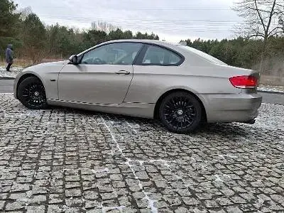 Gebraucht BMW 320 170 PS (125 kW) 2008 Gold Coupé