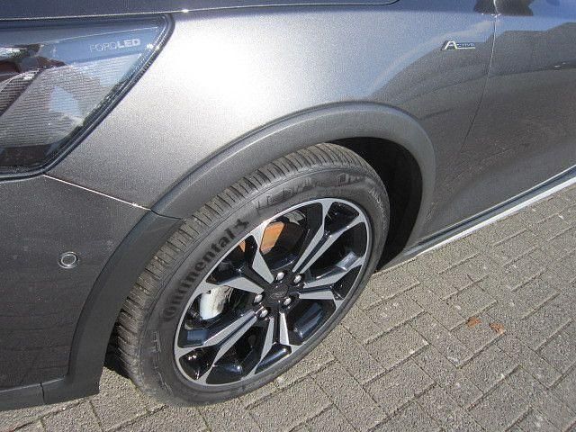 Gebraucht Ford Focus Active X 155 PS (114 kW) 2022 Magneticgrau Limousine