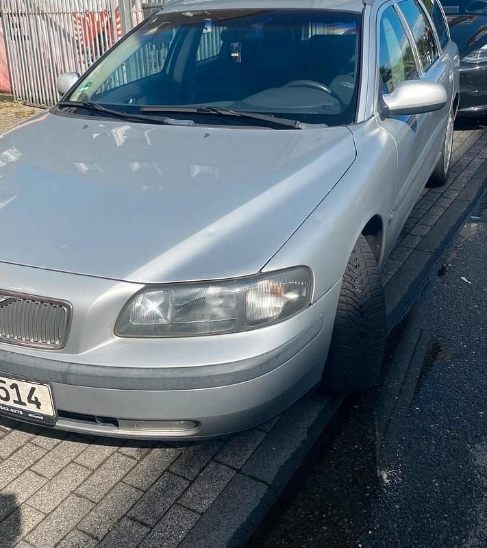 Silber Gebraucht 2002 Volvo V70 Kombi | 1.599 € (Superpreis) - Bild 1/4